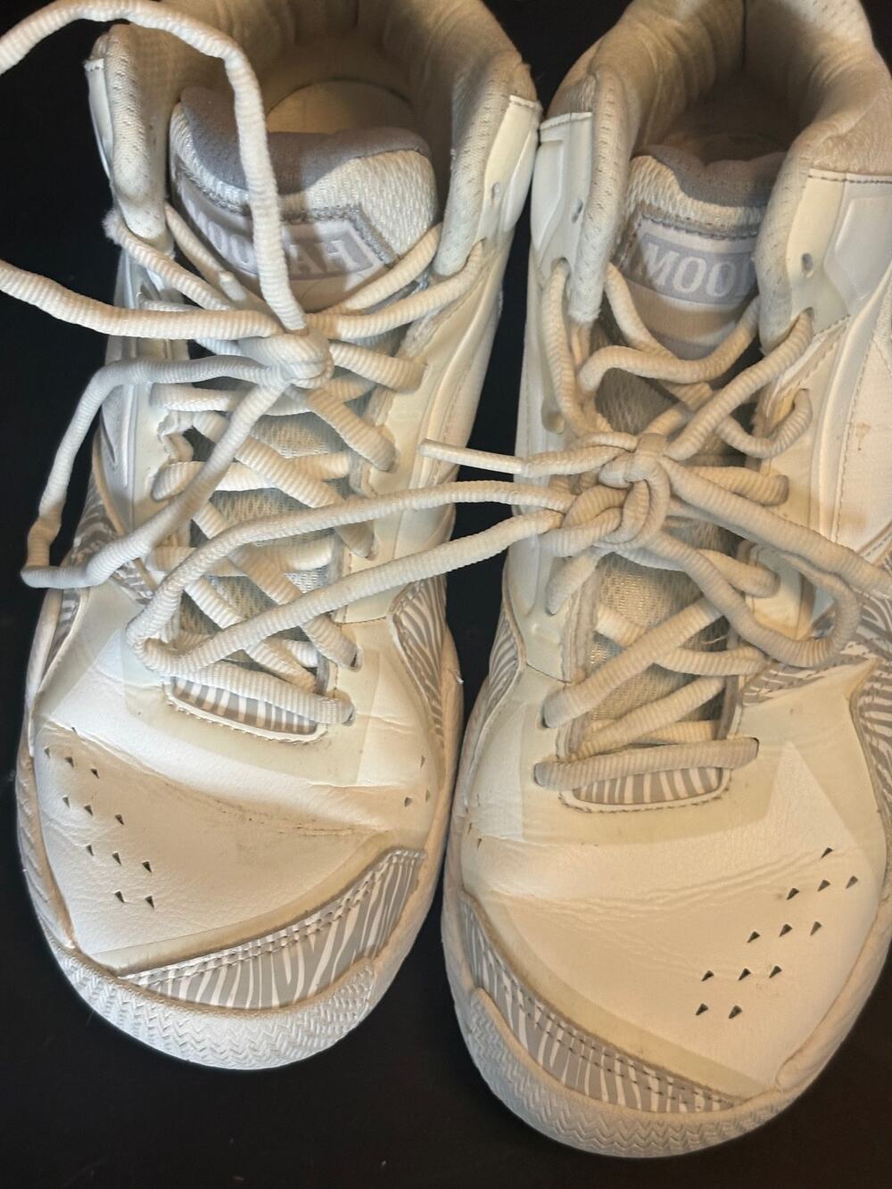 Moolah Press Break Youth 5.5 White Sneakers